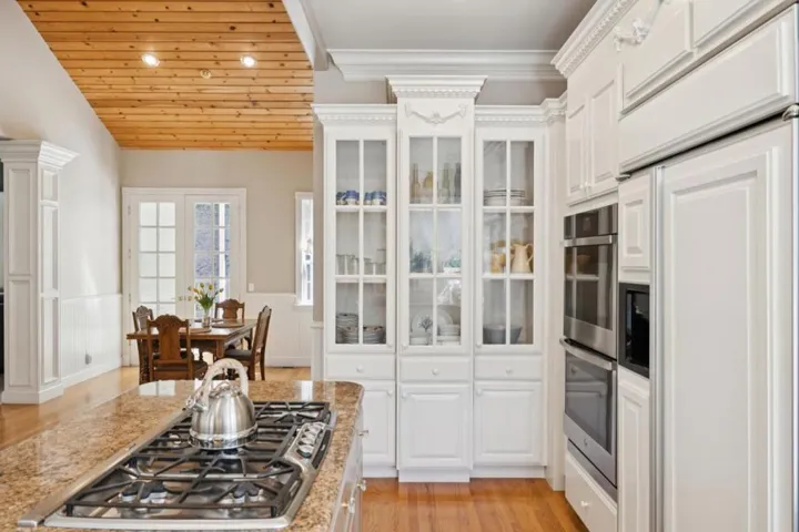 6790 Redwood Retreat Road, Gilroy, California 95020