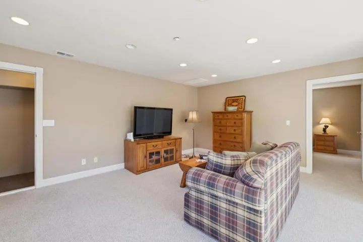 6790 Redwood Retreat Road, Gilroy, California 95020