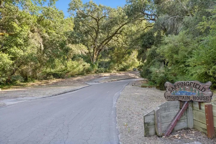 6790 Redwood Retreat Road, Gilroy, California 95020