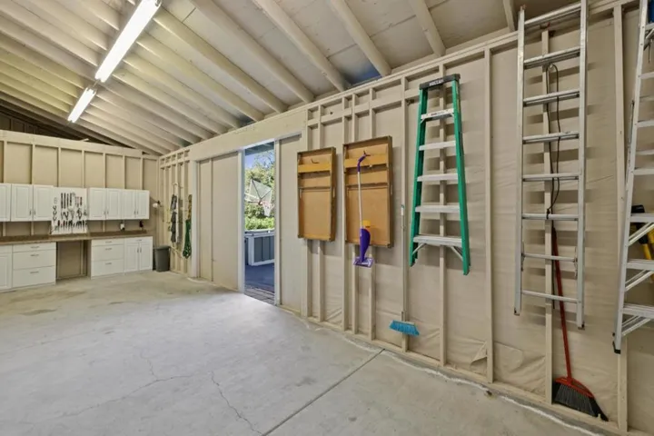 6790 Redwood Retreat Road, Gilroy, California 95020
