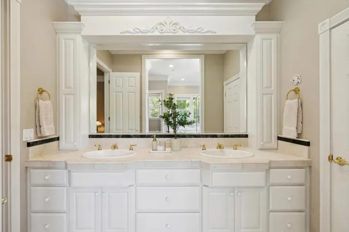 6790 Redwood Retreat Road, Gilroy, California 95020