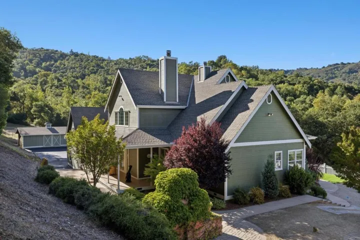 6790 Redwood Retreat Road, Gilroy, California 95020