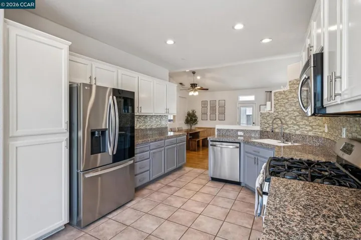 1336 Steinbeck Dr, Pittsburg, California 94565
