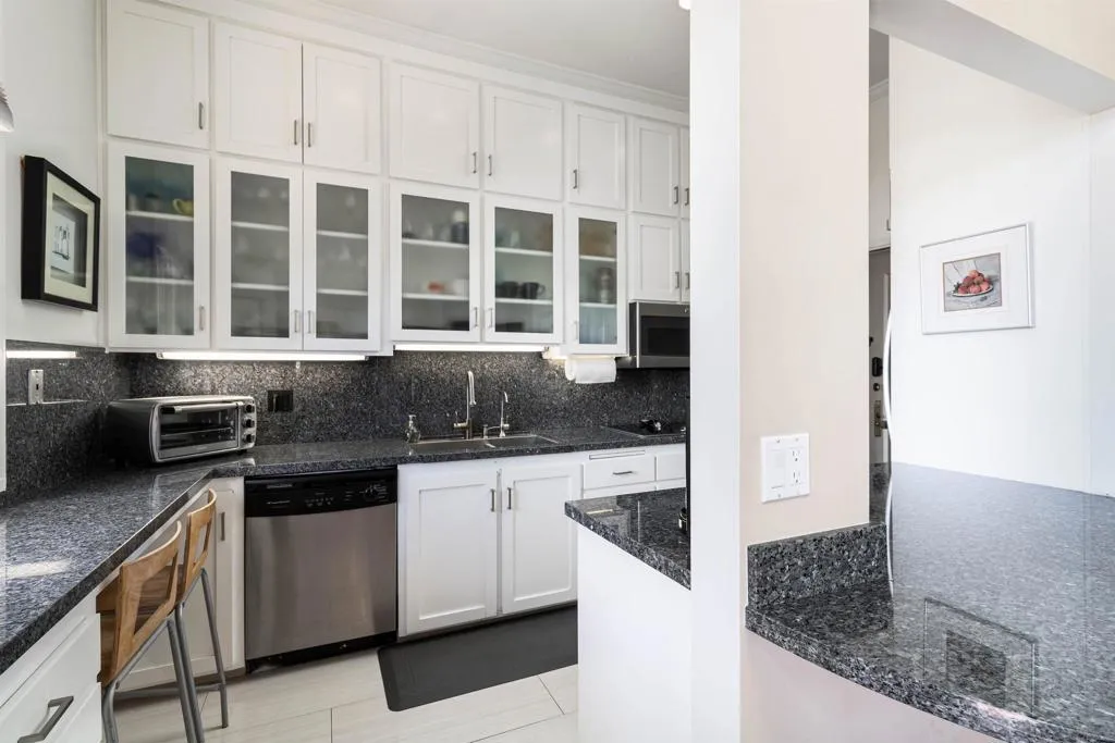 8110 El Paseo Grande 401, La Jolla, California 92037 — photo 5