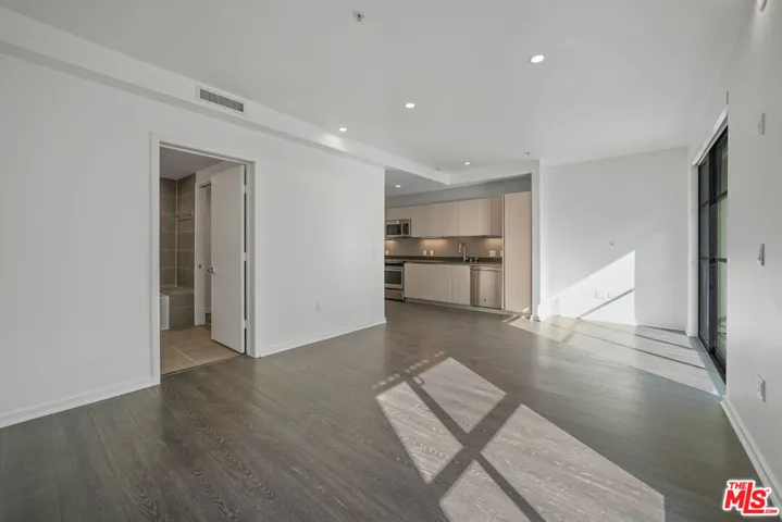 5800 Harold Way 204, Los Angeles, California 90028