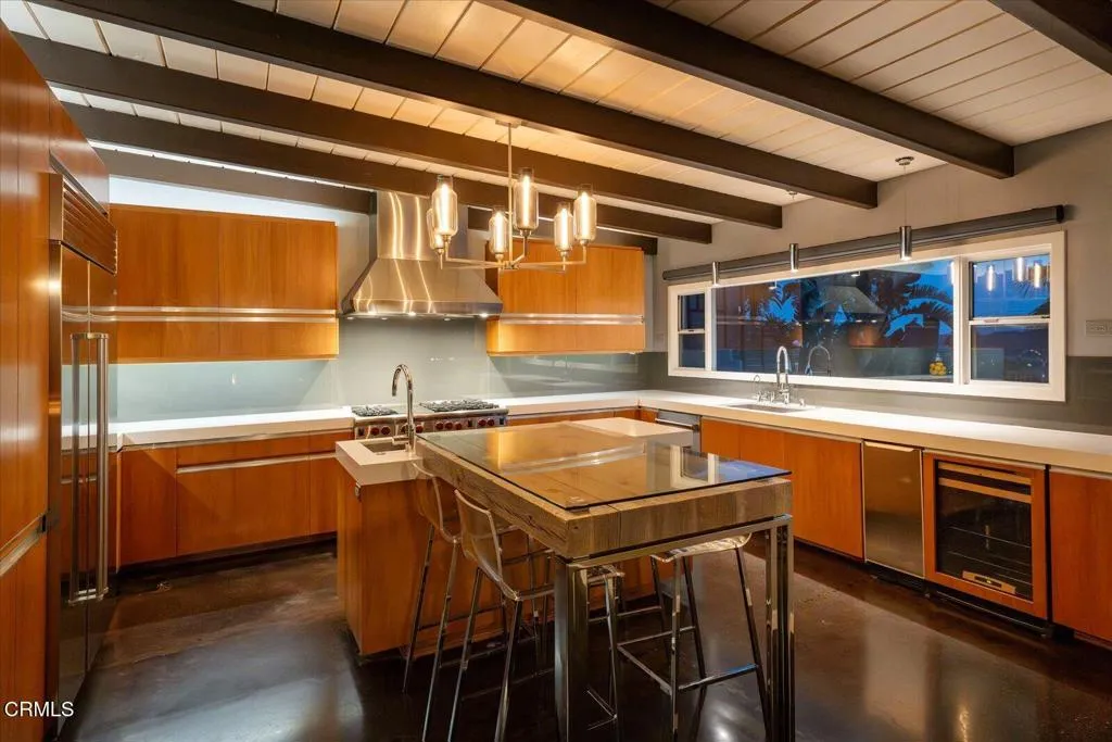 39-Kitchen at Twilight