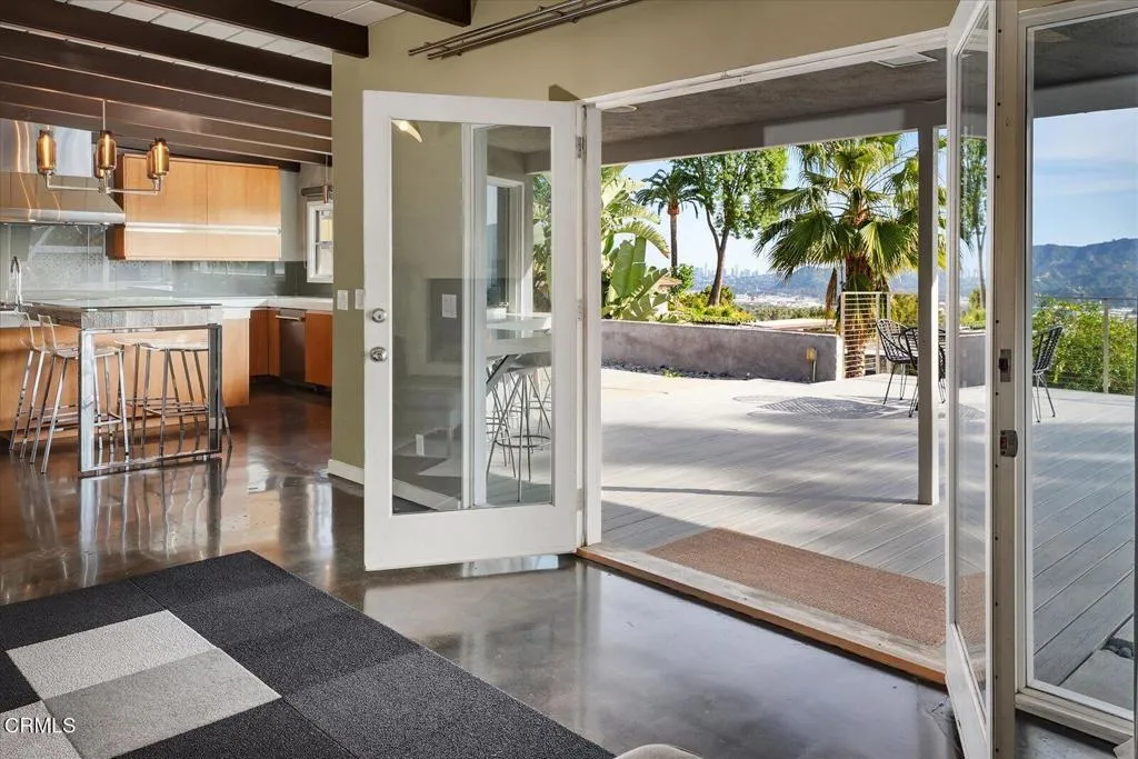 14-Family Room