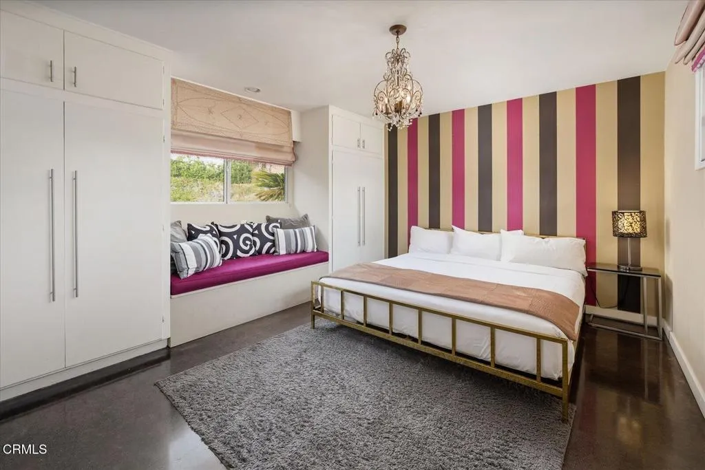 60-Bedroom