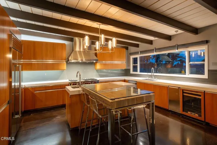 39-Kitchen at Twilight