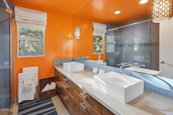 62-Bathroom