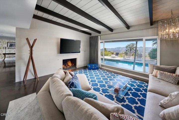 10-Living Room