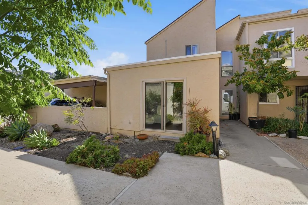 23660 Country Villa Rd