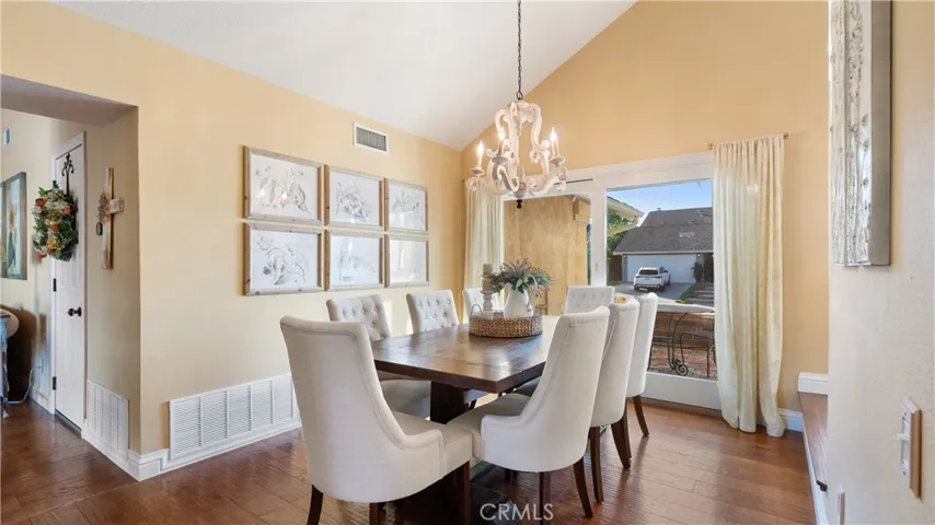 23910 Plaza Gavilan, Valencia, California 91355
