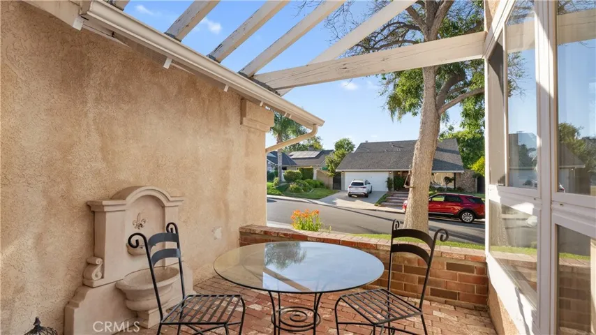 23910 Plaza Gavilan, Valencia, California 91355