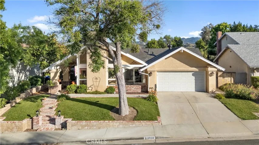 23910 Plaza Gavilan, Valencia, California 91355