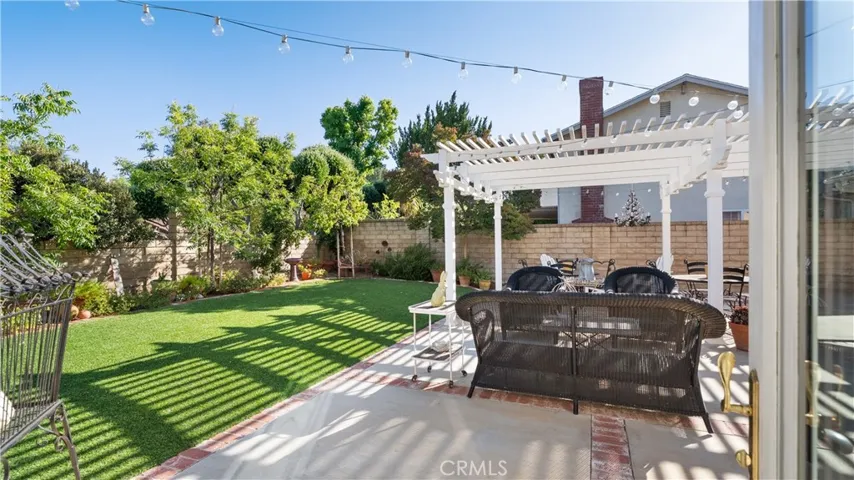 23910 Plaza Gavilan, Valencia, California 91355