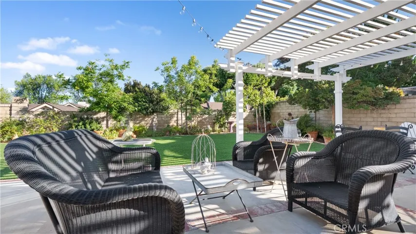 23910 Plaza Gavilan, Valencia, California 91355