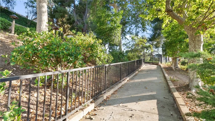 23910 Plaza Gavilan, Valencia, California 91355
