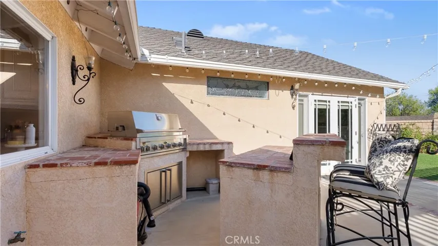 23910 Plaza Gavilan, Valencia, California 91355