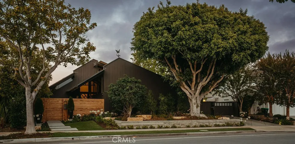 1534 Santiago, Newport Beach, California 92660