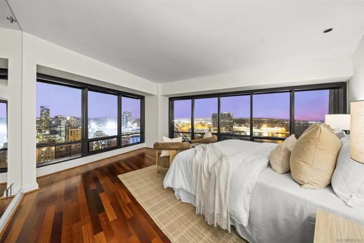 200 Harbor 2701, San Diego, California 92101