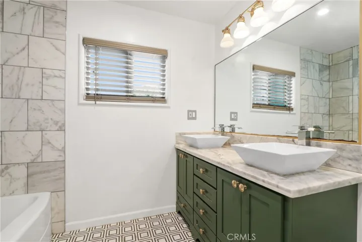 1015 E Elm Street, Brea, California 92821