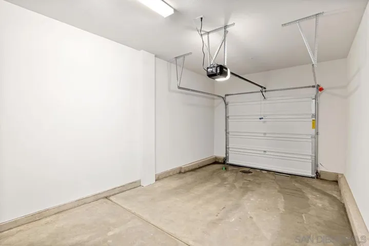 1523 Wingwood, Vista, California 92083
