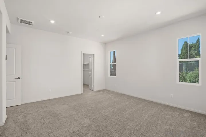 1523 Wingwood, Vista, California 92083