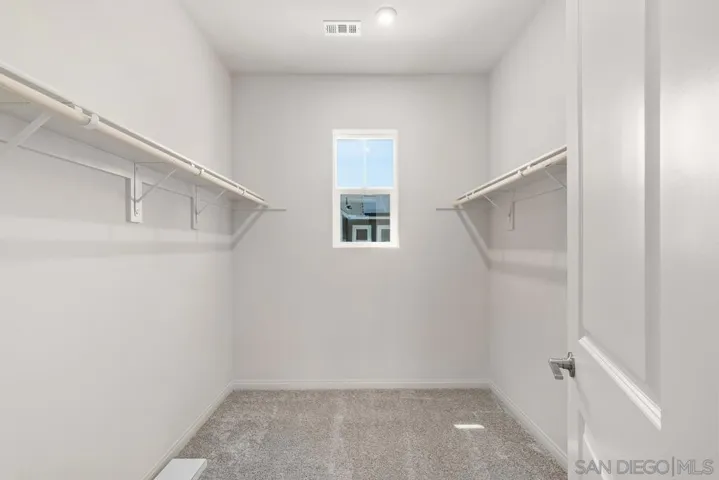 1523 Wingwood, Vista, California 92083