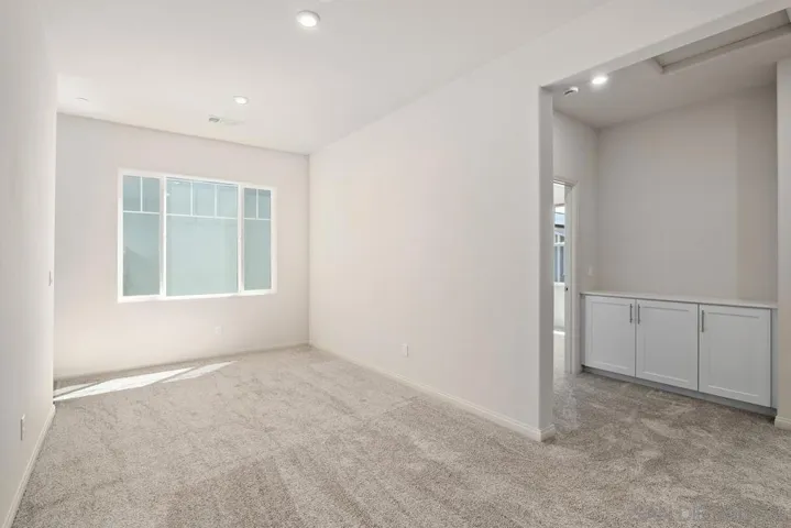 1523 Wingwood, Vista, California 92083
