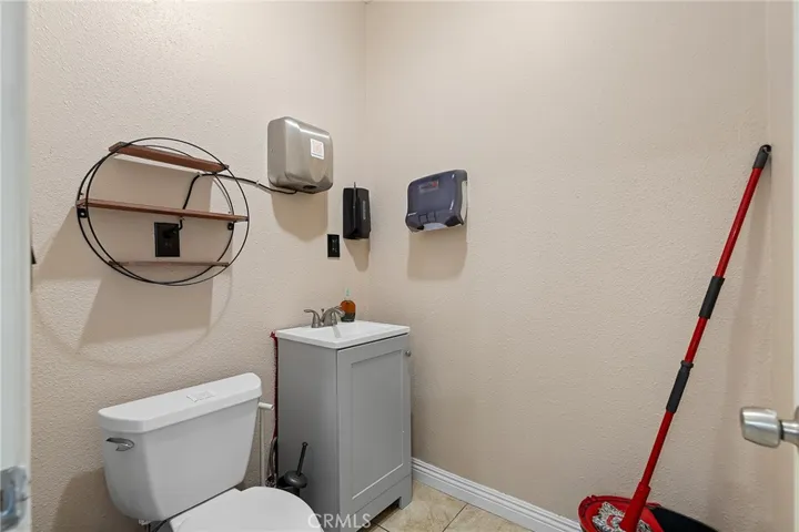 2010 W Lincoln Avenue, Anaheim, California 92801