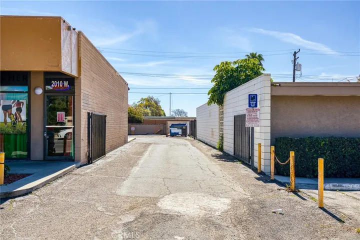 2010 W Lincoln Avenue, Anaheim, California 92801