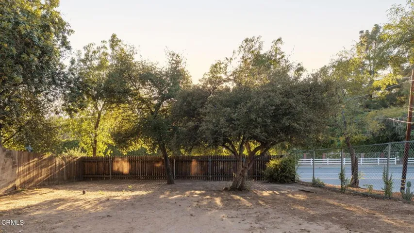 40-web-or-mls-9900 Sunland Blvd by Pierr