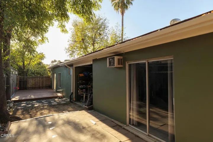 21-web-or-mls-9900 Sunland Blvd by Pierr
