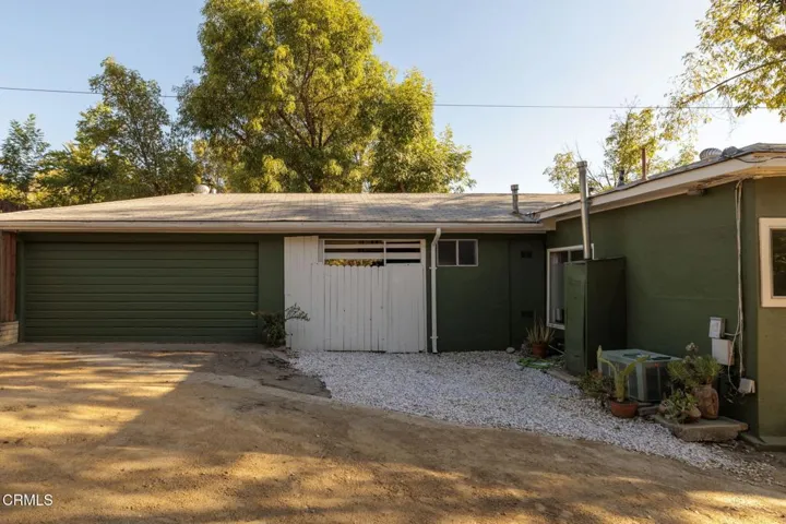 22-web-or-mls-9900 Sunland Blvd by Pierr