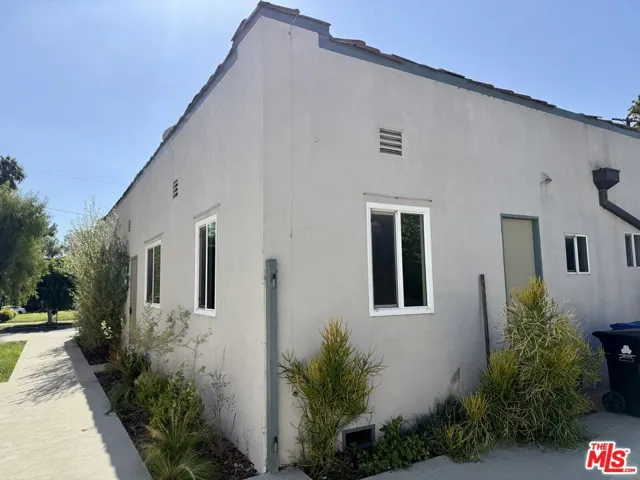 5015 Edgewood Place, Los Angeles, California 90019