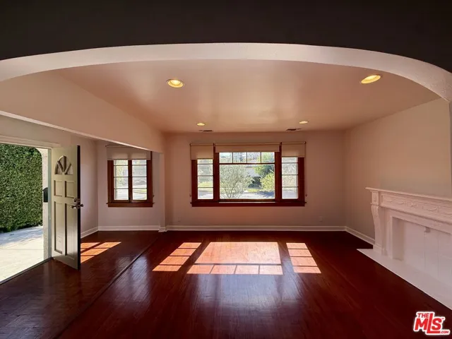 5015 Edgewood Place, Los Angeles, California 90019