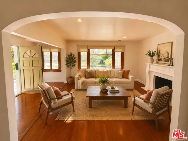 5015 Edgewood Place, Los Angeles, California 90019