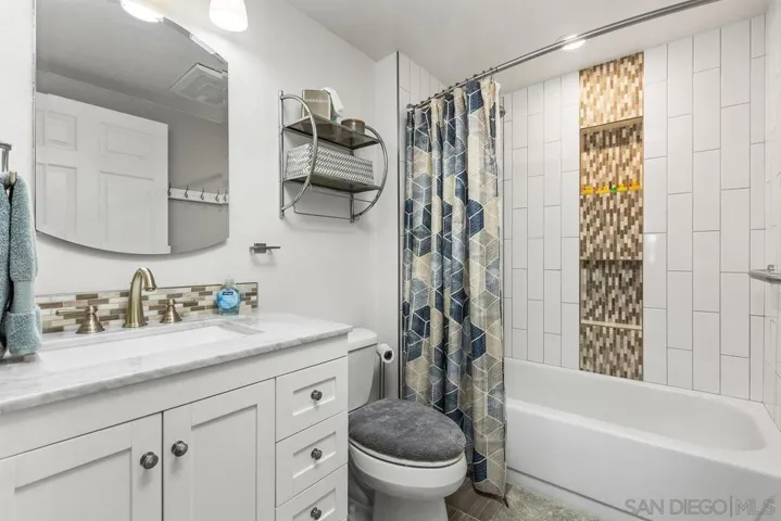 17523 Fairlie Road, San Diego, California 92128