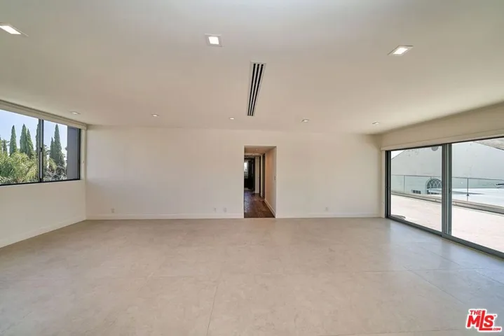 145 S Maple Drive 401, Beverly Hills, California 90212