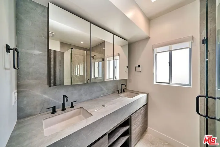145 S Maple Drive 401, Beverly Hills, California 90212