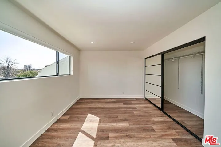 145 S Maple Drive 401, Beverly Hills, California 90212