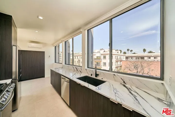 145 S Maple Drive 401, Beverly Hills, California 90212