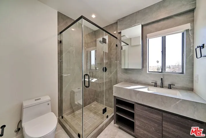 145 S Maple Drive 401, Beverly Hills, California 90212