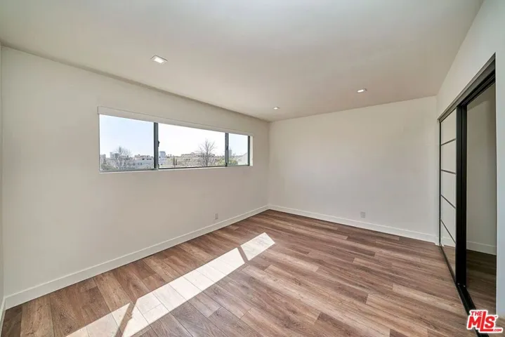 145 S Maple Drive 401, Beverly Hills, California 90212
