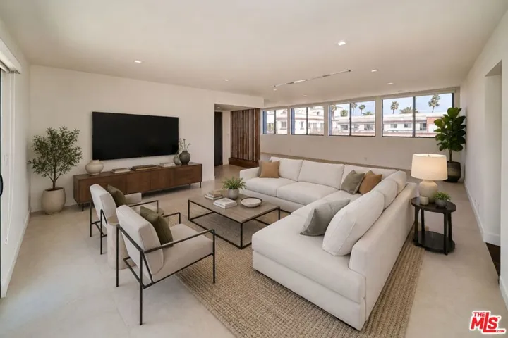 145 S Maple Drive 401, Beverly Hills, California 90212