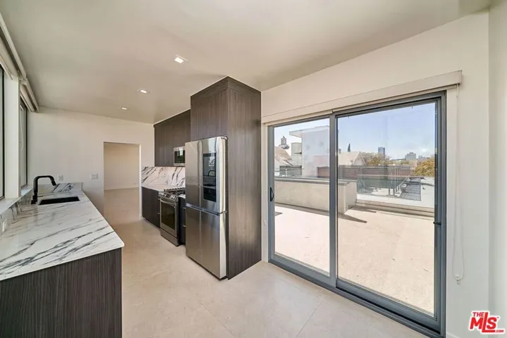 145 S Maple Drive 401, Beverly Hills, California 90212