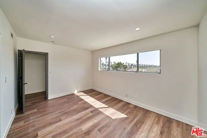 145 S Maple Drive 401, Beverly Hills, California 90212
