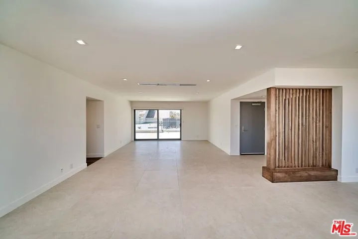 145 S Maple Drive 401, Beverly Hills, California 90212