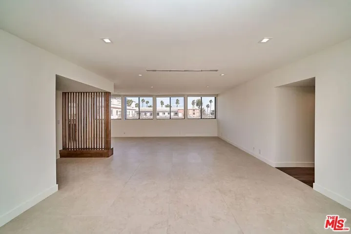 145 S Maple Drive 401, Beverly Hills, California 90212